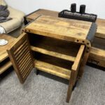 Stylowa kolonialna szafka z drewna mango - obrazek 3