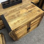 Stylowa kolonialna szafka z drewna mango - obrazek 5