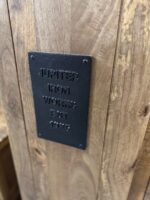 Komoda z drewna mango z przesuwnymi drzwiami seria Works 90cm - obrazek 6