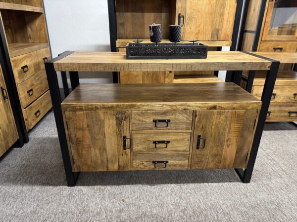 Duża drewniana komoda 135cm z serii Britt