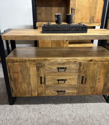 mangomeble_IMG 9413 1 scaled