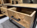 Kwadratowy stolik kawowy 70x70 z dwiema szufladkami LOFT - obrazek 2