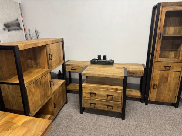 Elegancka drewniana szafka komoda 80cm seria Britt