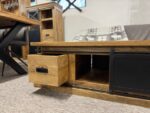Drewniany loftowy stolik mango z przesuwnymi metalowymi drzwiami 120cm seria Loft - obrazek 8